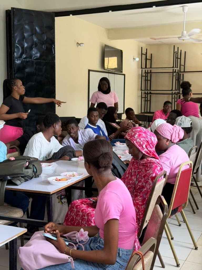 Mobilisation solidaire des étudiants au campus de Baco Djicoroni pour Octobre Rose 2026